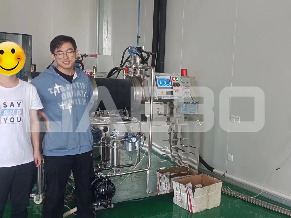 广东珠海市某新能源有限公司10L棒销式砂磨机调试成功
